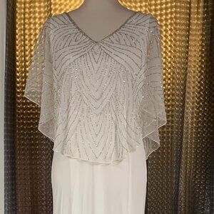 Stunning Geometric Ivory capelet evening gown, brand new size 8